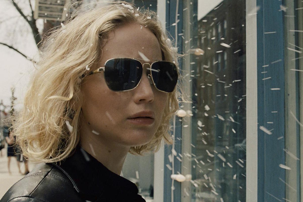 Jennifer Lawrence (Joy)